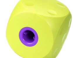 <strong>Buster Cube Feeder</strong>
<br/>Yellow